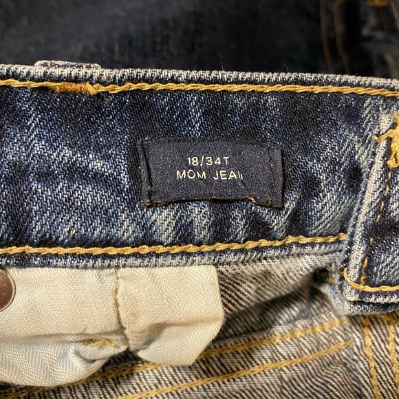 Gap high-rise mom jeans - Picture 4 of 4